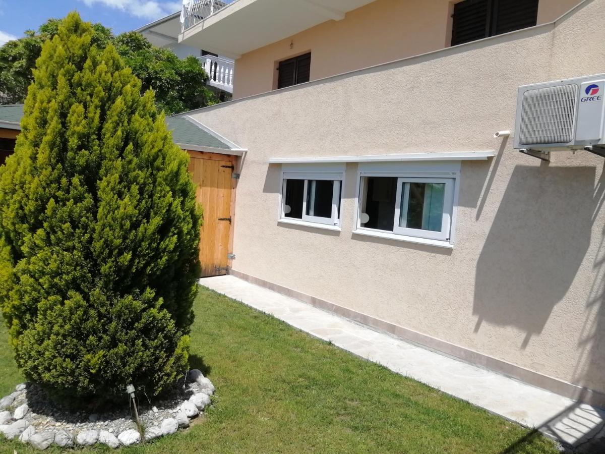 Ninic Family Apartments Tivat Exterior photo